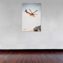 Cuadro Decorativo Helicóptero sobrevolando bajo el sol